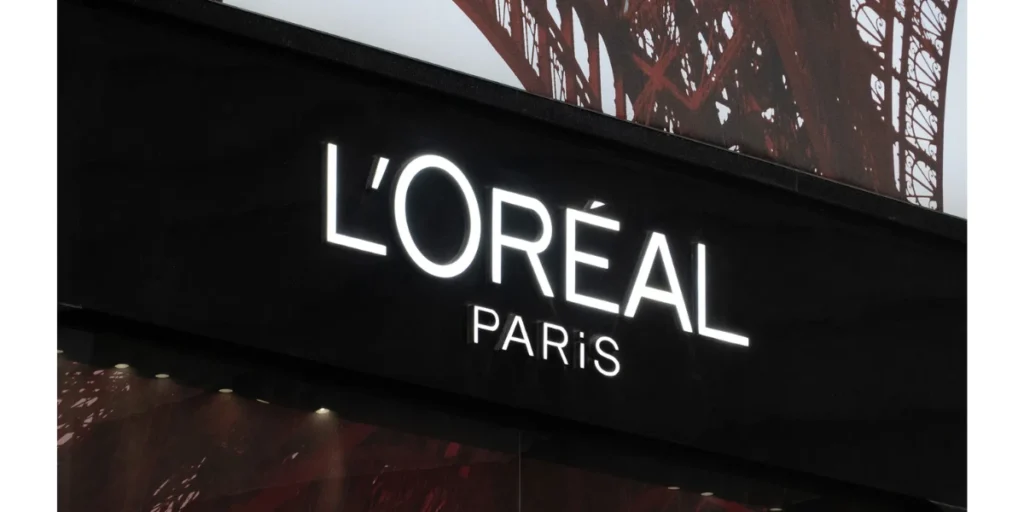 A L'oreal Paris banner.