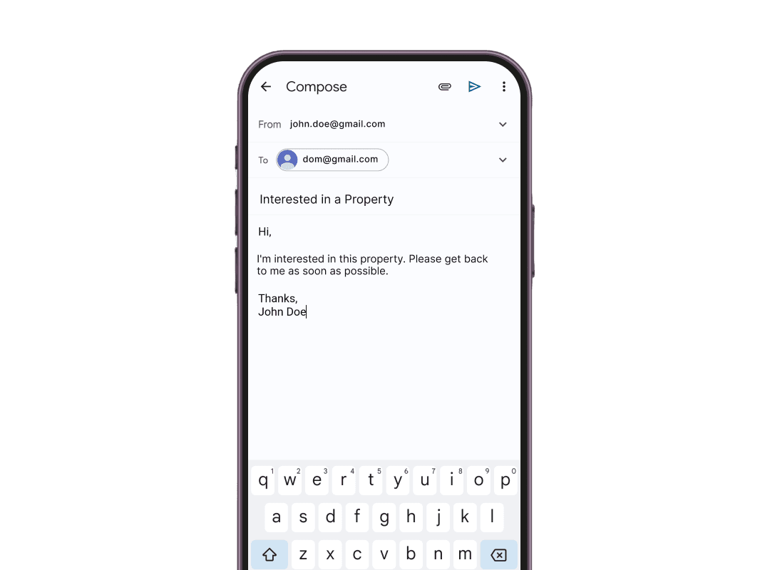 Móvil que muestra un correo electrónico a John Doe; Escaneo del código QR solicita que envíen un correo electrónico preescrito para un intercambio de contacto preciso.